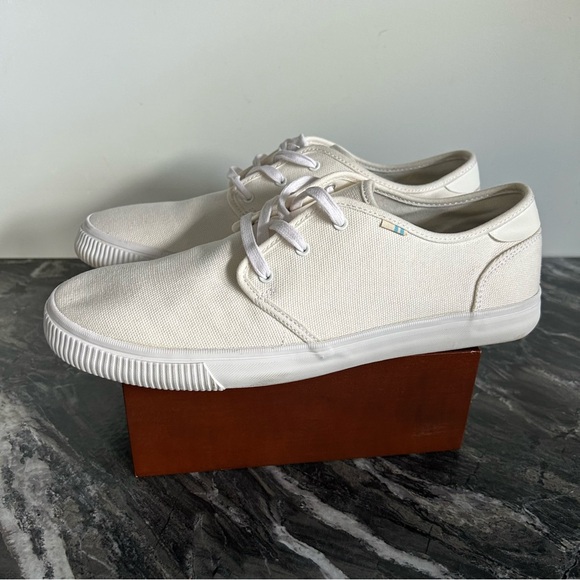 Carlo Lace-Up Sneaker - Picture 3 of 10